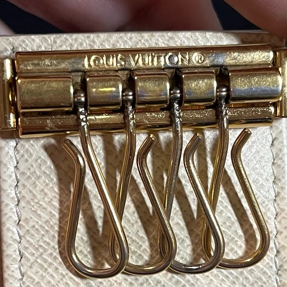 ✨Louis Vuitton✨ Full Inclusion- LV Damier Azur Multiclé 4 Key Case & Card Holder - Picture 15 of 17